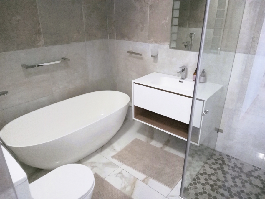 To Let 4 Bedroom Property for Rent in Greenways Golf Estate Western Cape